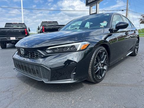 Used 2025 Honda Civic Sport image 1