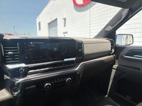 Used 2025 GMC Sierra 1500 SLT AWD/4WD image 15