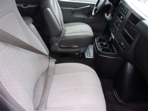 Used 2016 Chevrolet Express 3500 LT w/ LT Preferred Equipment Group image 27