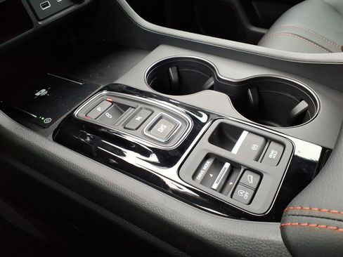 New 2025 Honda Pilot TrailSport image 9