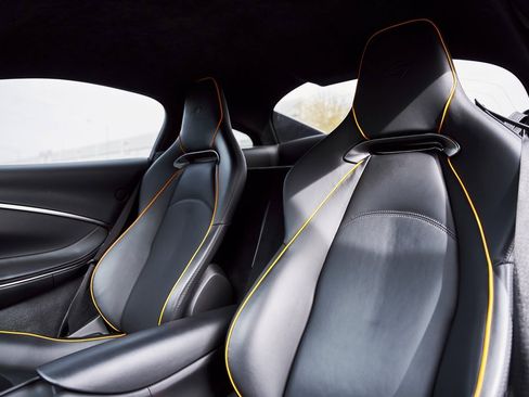 Used 2023 McLaren Artura image 41