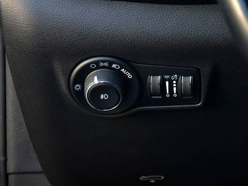 Used 2022 Jeep Compass Limited image 26