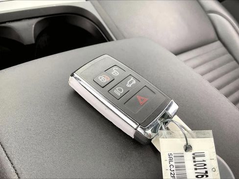 Used 2025 Land Rover Discovery Sport S image 14