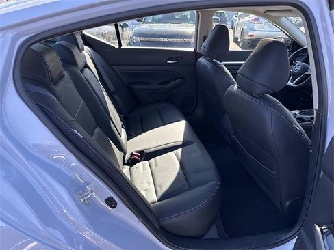 Used 2023 Nissan Altima 2.5 SR w/ SR Premium Package image 11