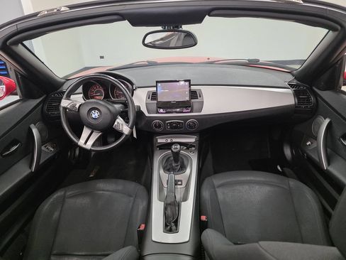 Used 2004 BMW Z4 2.5i RWD image 9
