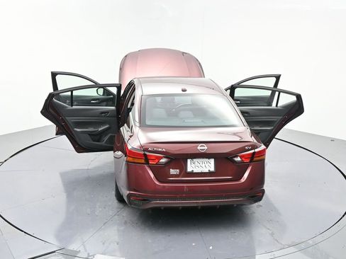 Used 2024 Nissan Altima 2.5 SV image 24
