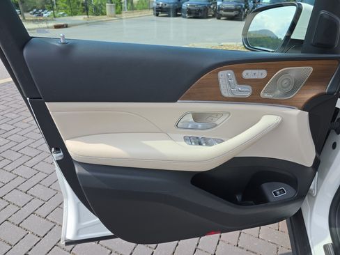 Used 2024 Mercedes-Benz GLE 450 4MATIC image 18