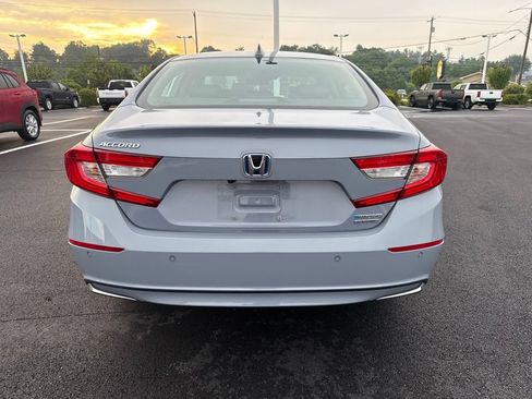 Used 2022 Honda Accord Touring image 3