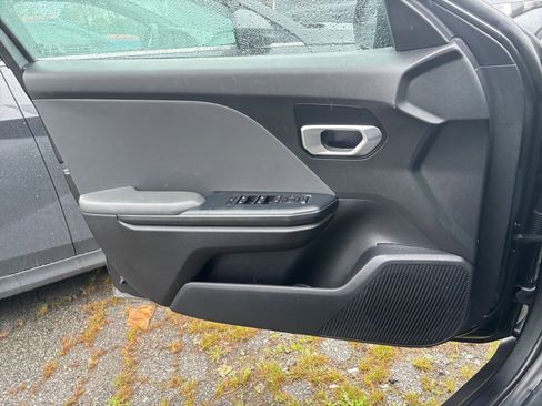 Used 2025 Kia K4 FWD image 18