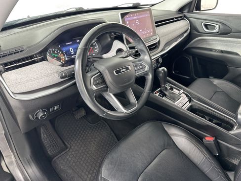 Used 2022 Jeep Compass Latitude w/ Sun and Sound Group AWD/4WD image 9