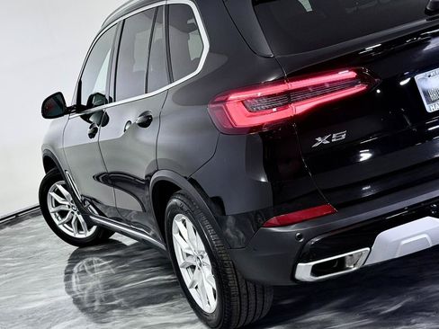 Used 2022 BMW X5 xDrive40i w/ Premium Package AWD/4WD image 13