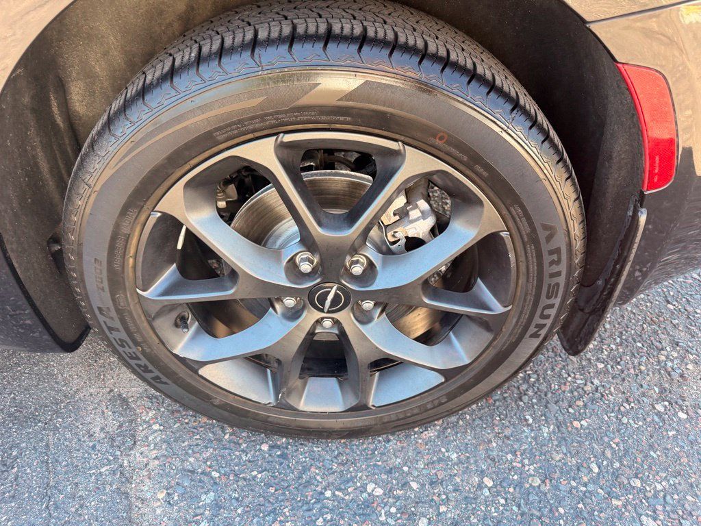 Used 2021 Chrysler Pacifica Touring-L w/ Uconnect Theater Family Group AWD/4WD image 19