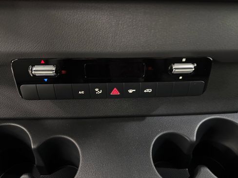 Used 2023 Mercedes-Benz Sprinter 3500 image 18