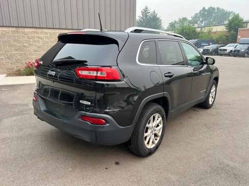 Used 2016 Jeep Cherokee Latitude w/ Cold Weather Group AWD/4WD image 5