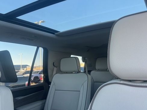 Used 2021 GMC Yukon Denali w/ Denali Ultimate Package image 4