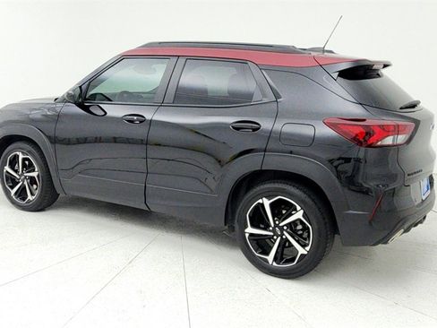 Certified 2023 Chevrolet TrailBlazer RS w/ Sun and Liftgate Package image 4