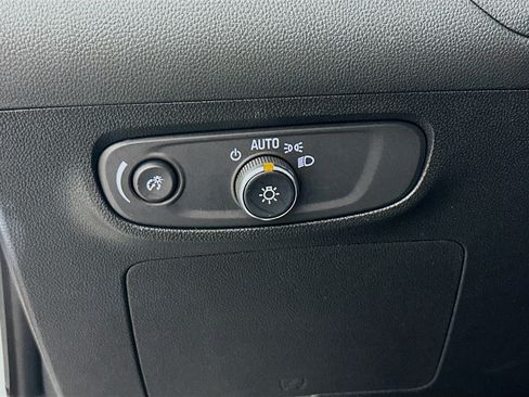 Used 2025 Buick Encore GX Preferred AWD/4WD image 16