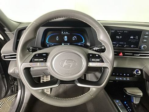 Used 2025 Hyundai Elantra Sport FWD image 14