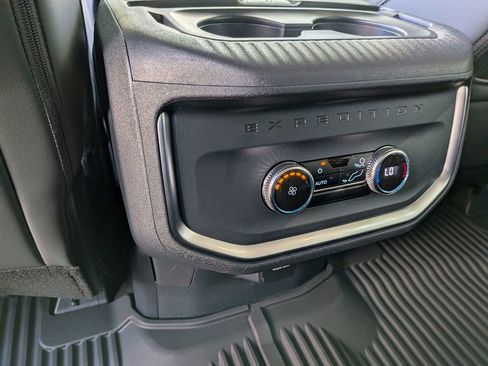 New 2026 Ford Expedition Active image 27