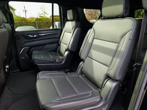 Used 2022 GMC Yukon XL Denali image 27
