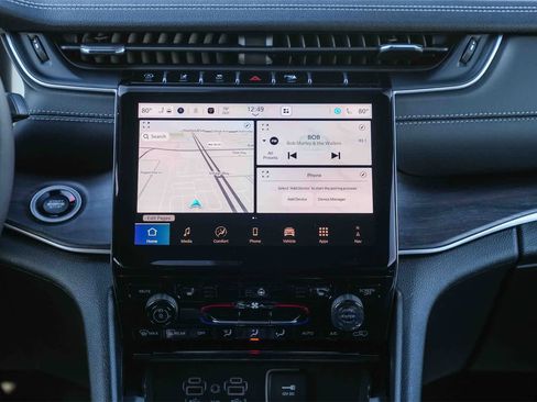 New 2025 Jeep Grand Cherokee Limited image 15