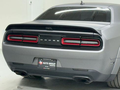Used 2019 Dodge Challenger SRT Hellcat Redeye image 13