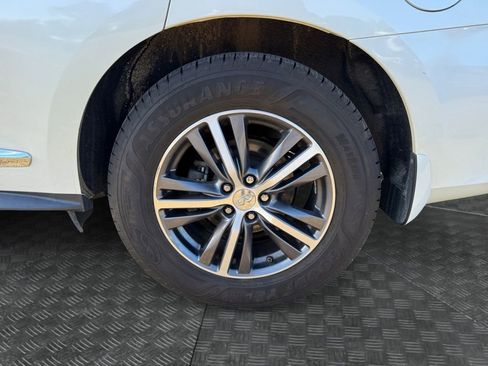 Used 2019 INFINITI QX60 Luxe w/ Essential Package image 17