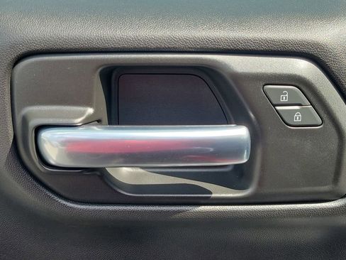 Used 2019 Chevrolet Silverado 1500 Custom w/ Custom Value Package image 21