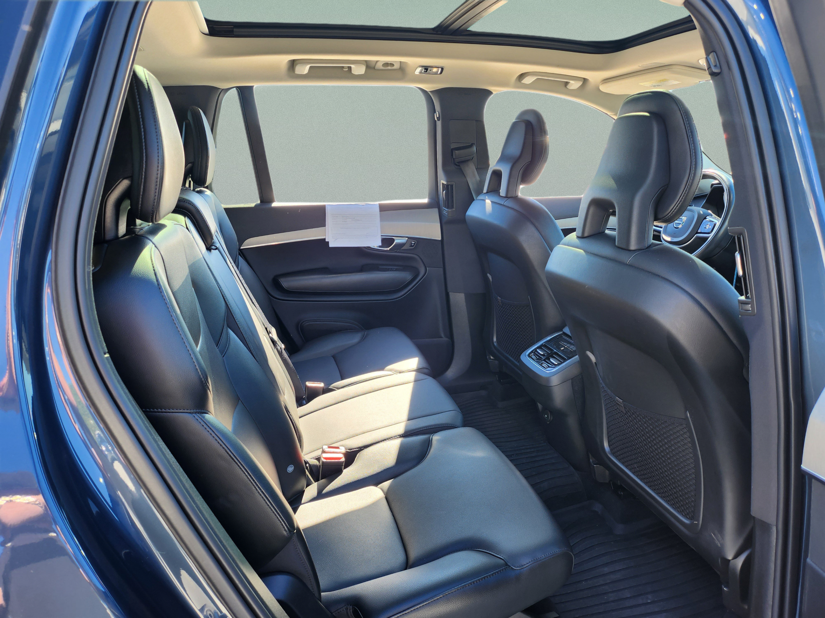 Used 2021 Volvo XC90 T5 Momentum w/ Climate Package FWD image 21