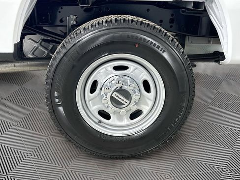 Used 2026 Ford F250 XL w/ XL Chrome Package AWD/4WD image 30