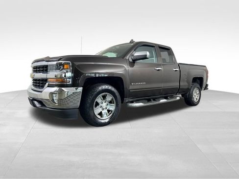 Used 2018 Chevrolet Silverado 1500 LT w/ All Star Edition AWD/4WD image 2