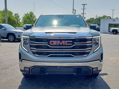 Used 2024 GMC Sierra 1500 SLT image 2