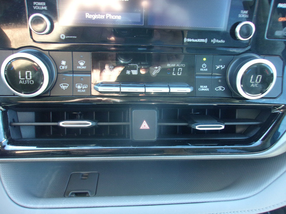 Used 2024 Ford Edge SEL w/ Convenience Package AWD/4WD image 25