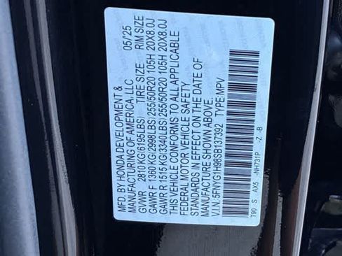 Certified 2025 Honda Pilot Black Edition image 39