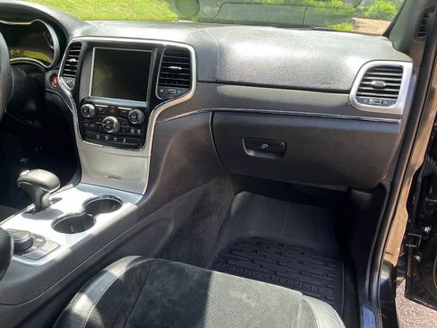Used 2015 Jeep Grand Cherokee SRT AWD/4WD image 40