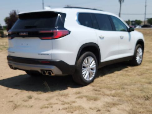 Used 2024 GMC Acadia Elevation AWD/4WD image 4