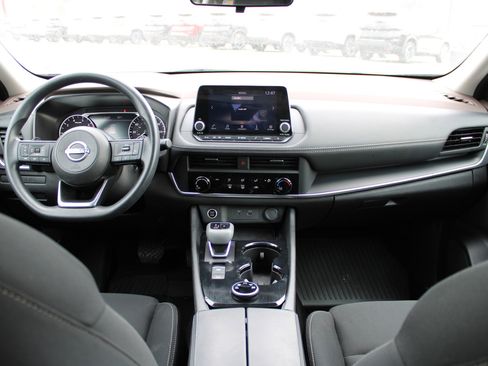 Used 2023 Nissan Rogue S AWD/4WD image 10