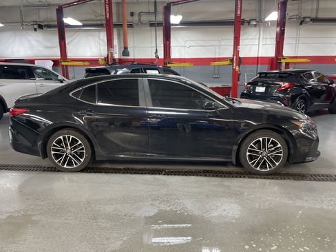 Used 2025 Toyota Camry XLE image 6