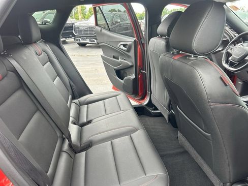 Certified 2024 Chevrolet Trax RS w/ Sunroof Package FWD image 24