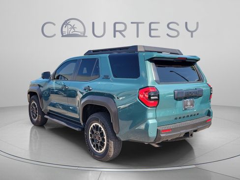 Used 2025 Toyota 4Runner TRD Off-Road Premium w/ Tow Technology Package AWD/4WD image 2