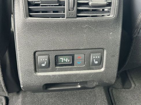 Used 2024 Mitsubishi Outlander SEL FWD image 32
