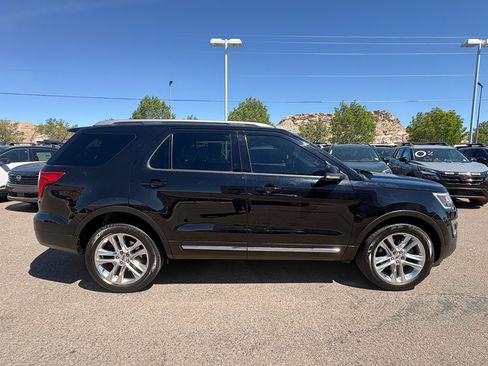 Used 2017 Ford Explorer XLT w/ Equipment Group 202A AWD/4WD image 6