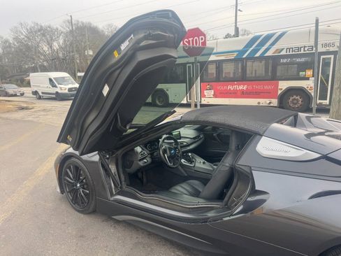 Used 2019 BMW i8 Roadster AWD/4WD image 9