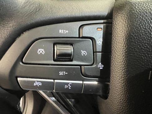 Used 2024 Cadillac XT6 Premium Luxury FWD image 40