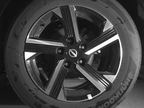 Used 2025 Nissan Sentra SV image 14