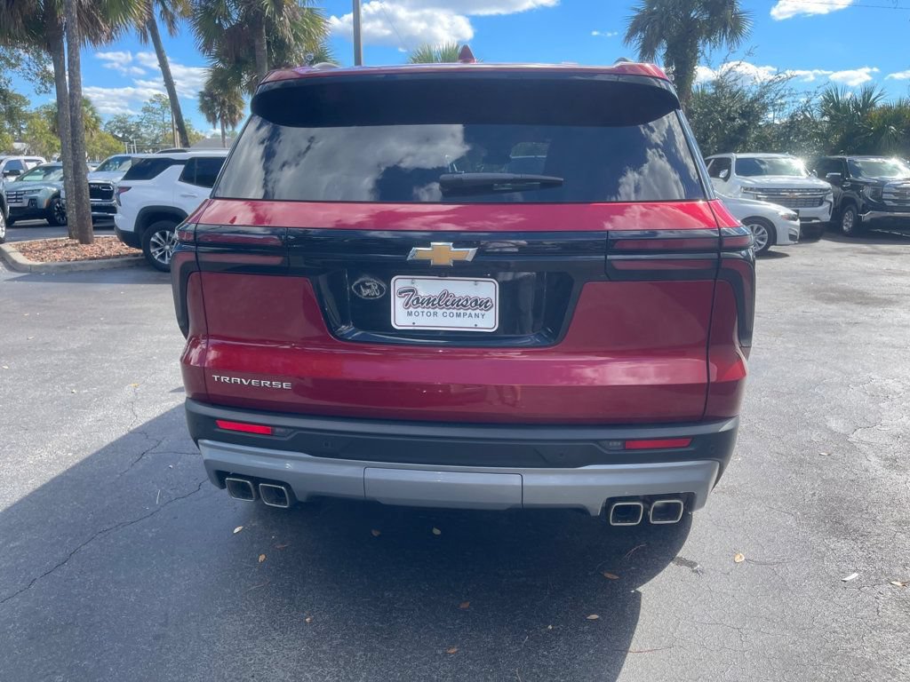 Used 2026 Chevrolet Traverse LT FWD image 4