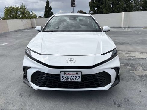 Used 2025 Toyota Camry SE image 35