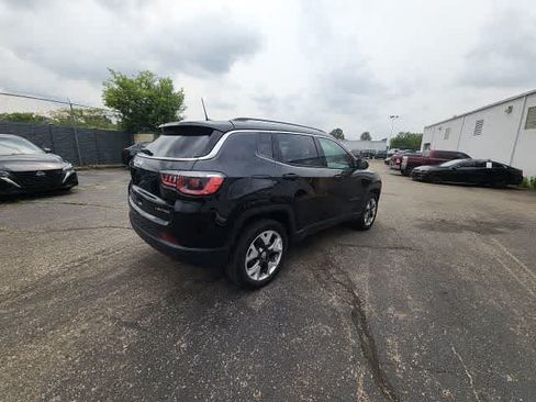 Used 2019 Jeep Compass Limited AWD/4WD image 14