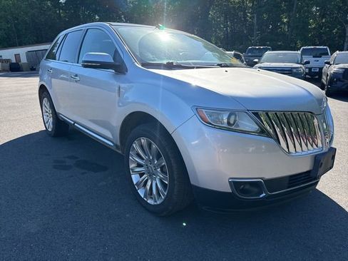 Used 2014 Lincoln MKX AWD w/ Equipment Group 102A image 7