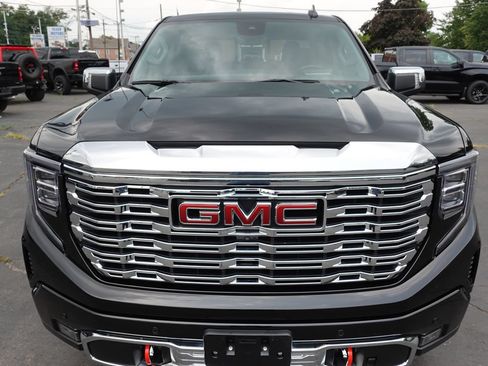 Used 2023 GMC Sierra 1500 Denali w/ Denali Reserve Package AWD/4WD image 6